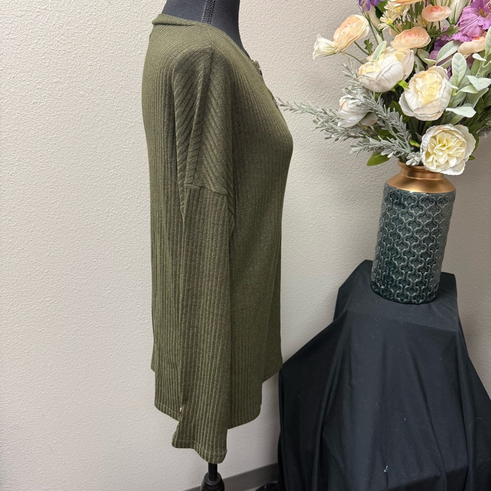Timber Brooke Olive Ribbed Long Sleeve Henley Top Women’s S Fall Casual - Picture 4 of 7